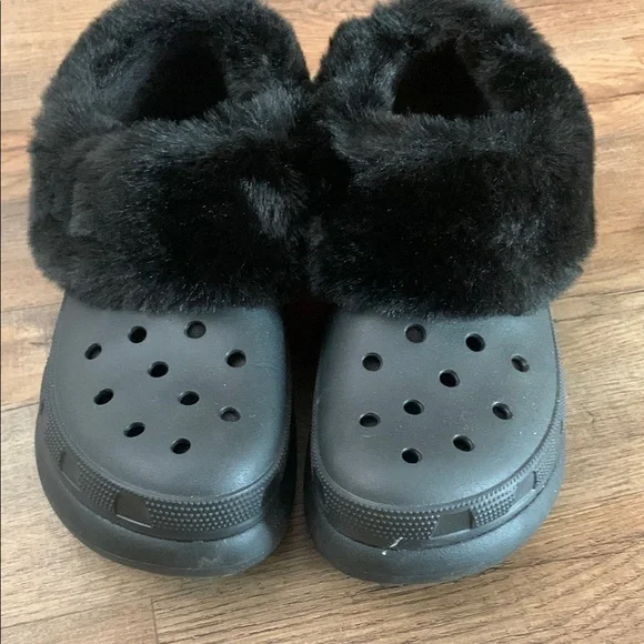 CROCS Black Fur-Lined Mules Cozy Winter Footwear - Picture 2 of 7